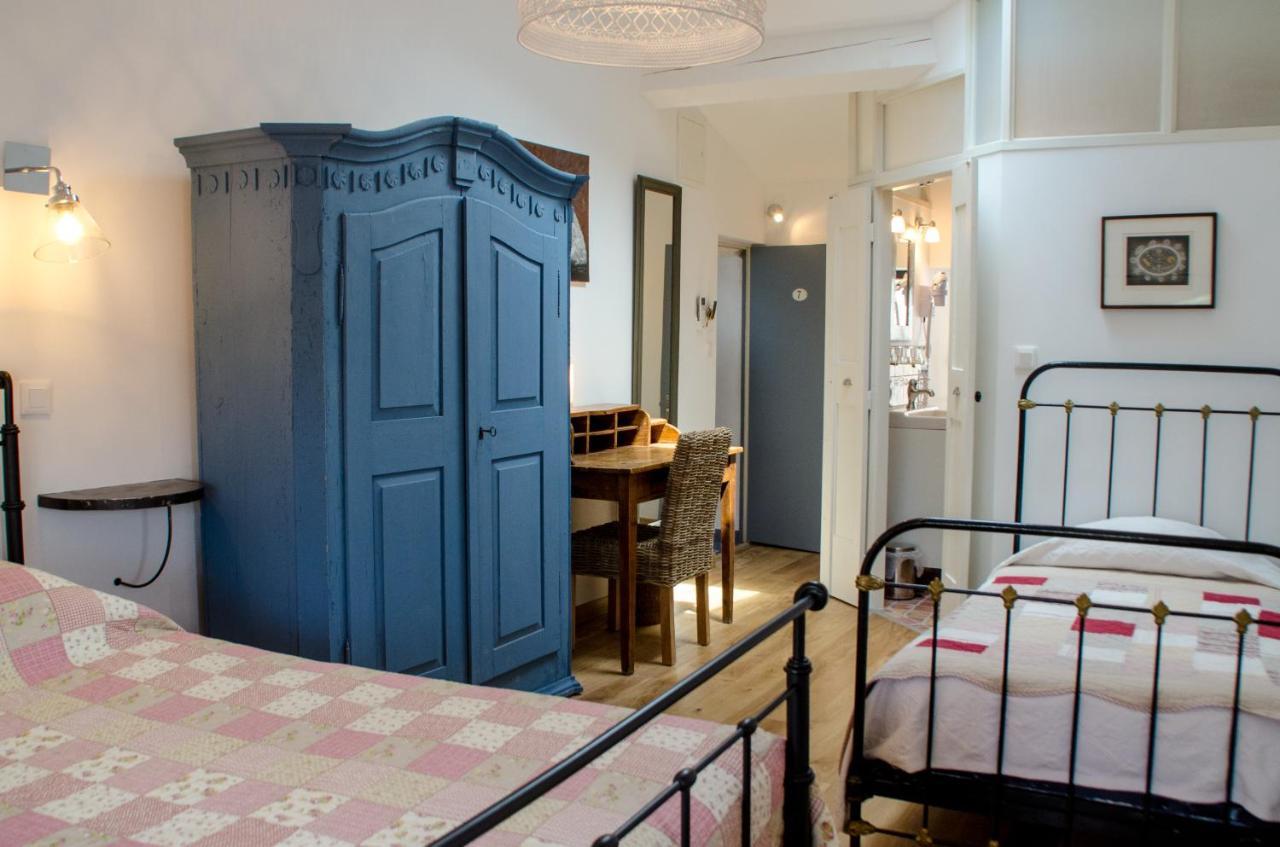 Hotel Les Remparts Венаск Екстериор снимка