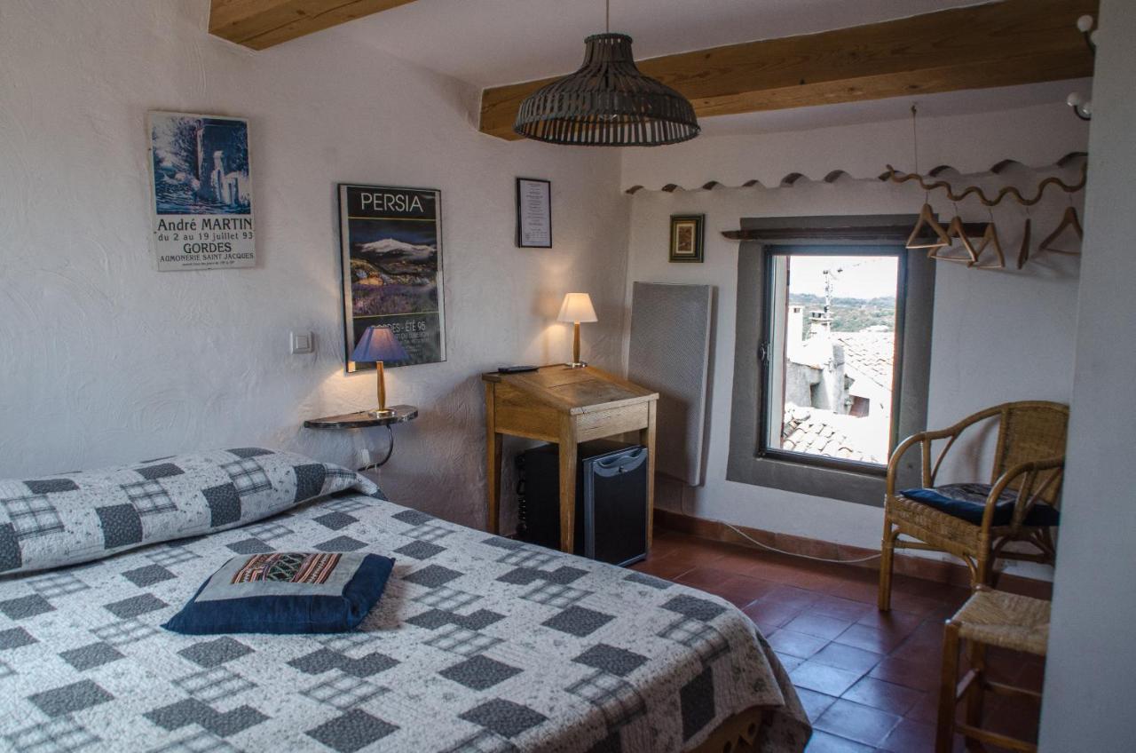 Hotel Les Remparts Венаск Екстериор снимка